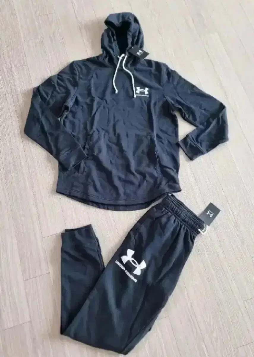 Under Armour Hoodie Setup Top and Bottom Set New