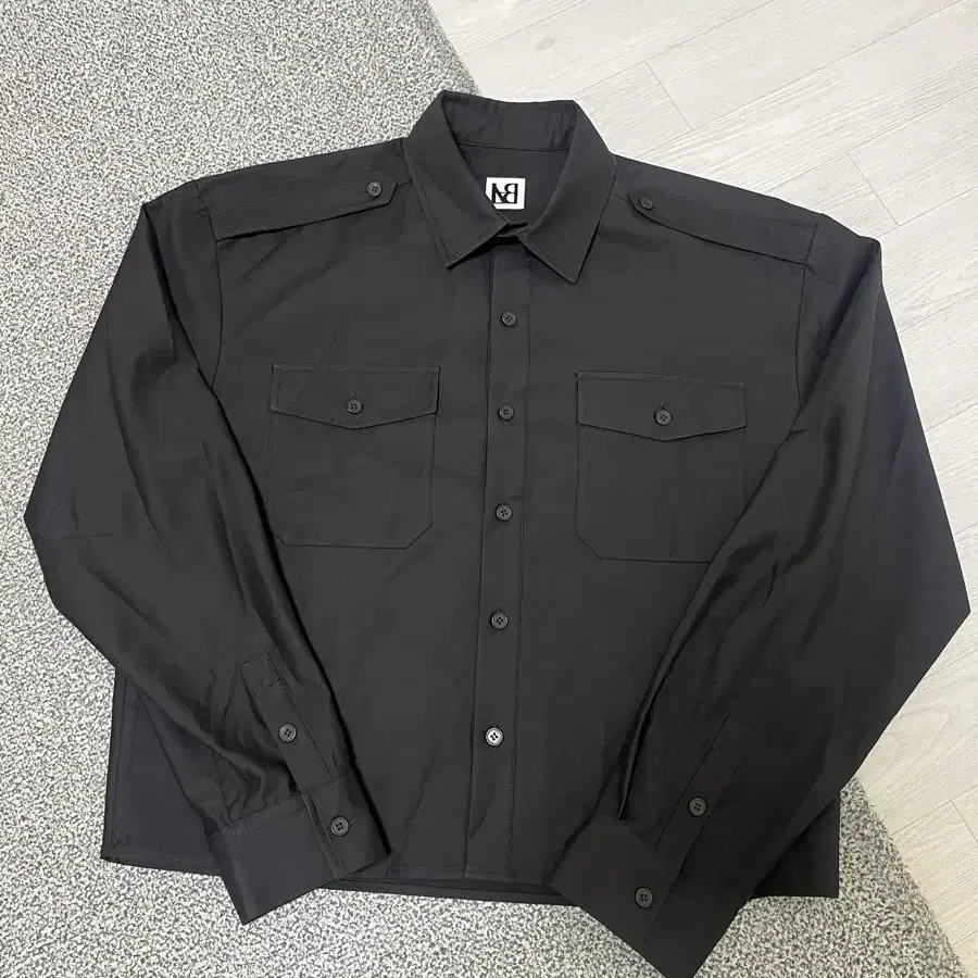 라벨아카이브 Raven military shirt charcoal