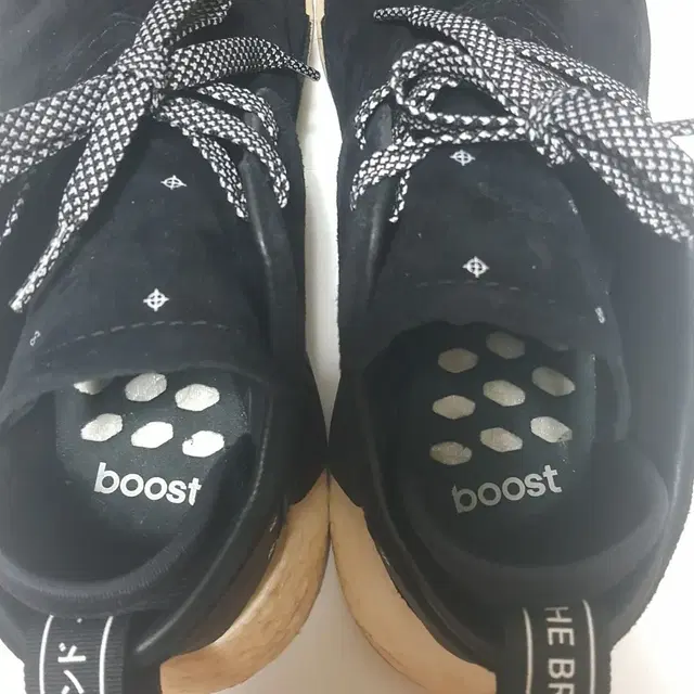 아디다스 운동화 NMD C2부스트 스웨이드 블랙 265