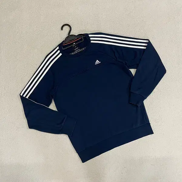 M Adidas Round-neck Sweatshirt B.2390