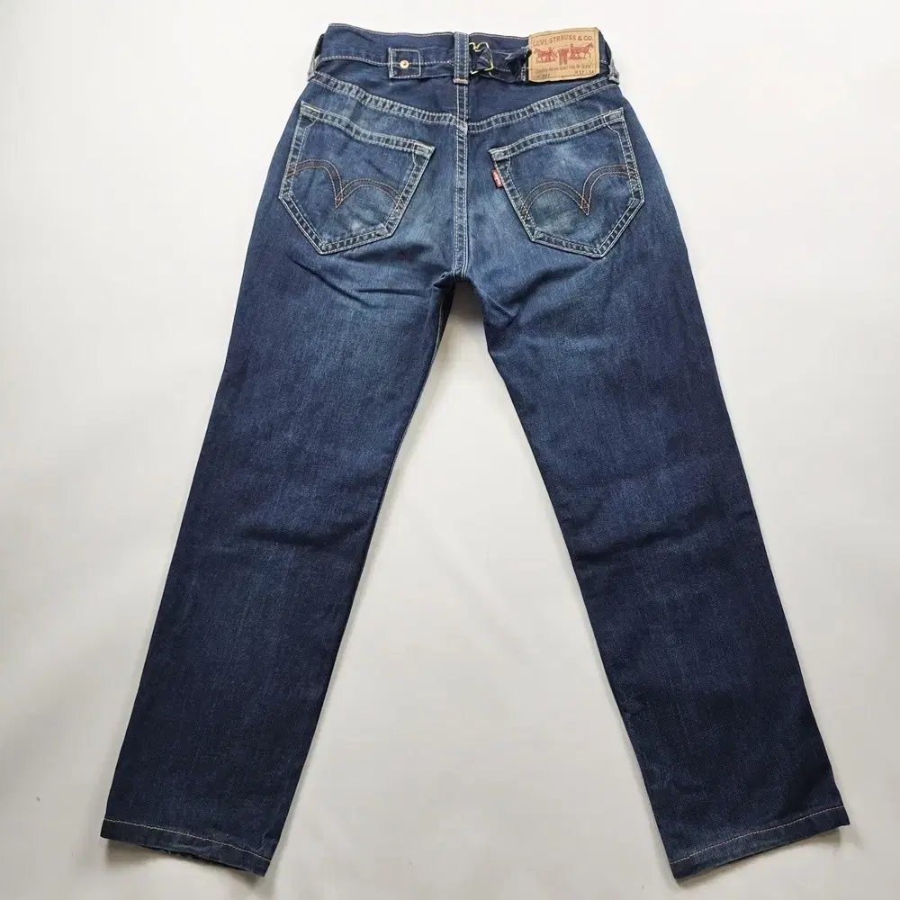 Levi's 902 jeans straight button size 32 NO.6385