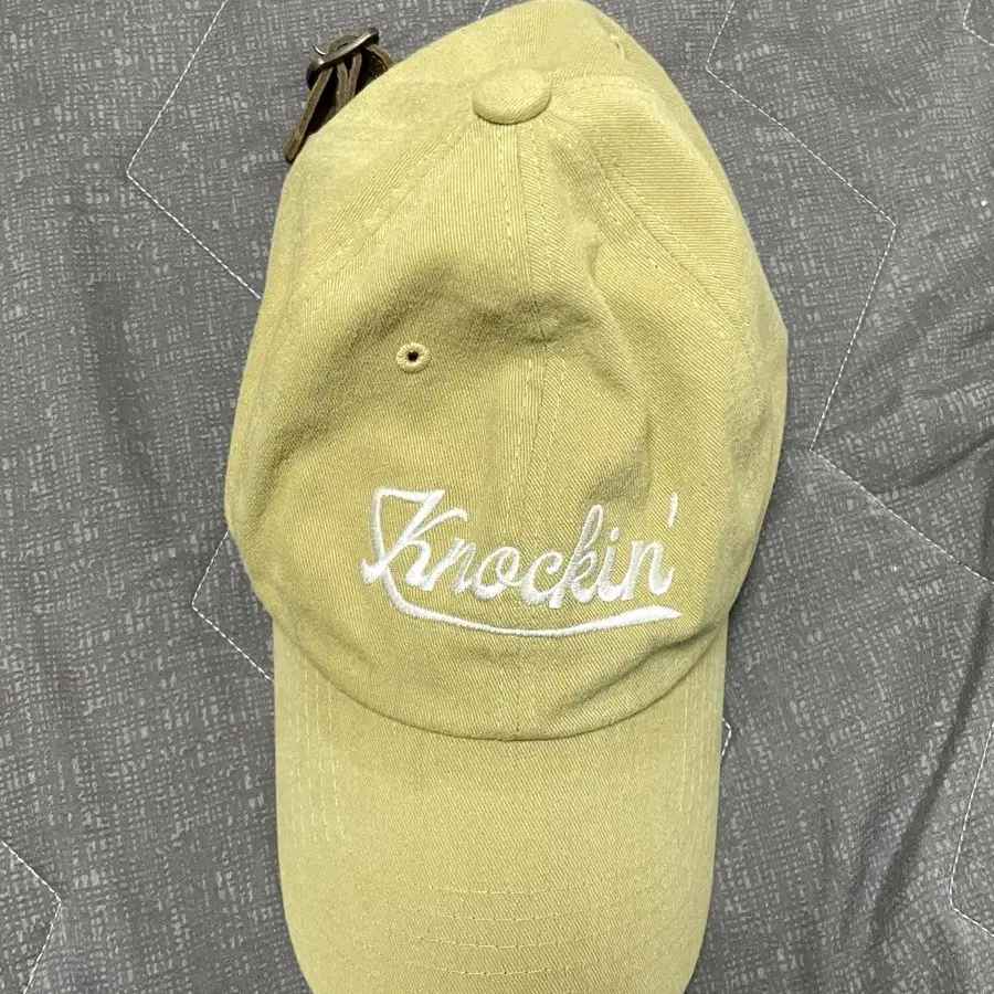 오가프 KNOCKIN LOGO B.B CAP BEIGE