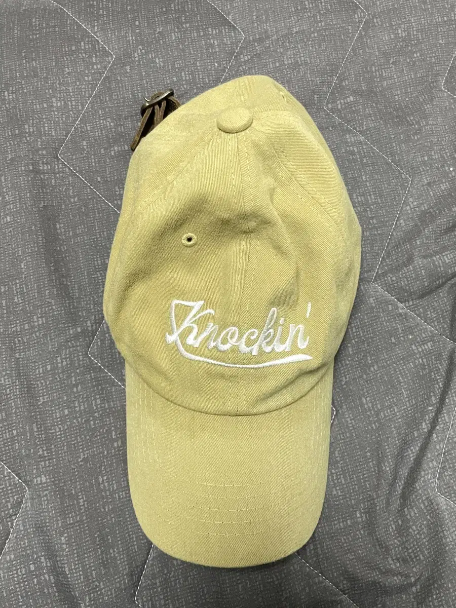 오가프 KNOCKIN LOGO B.B CAP BEIGE