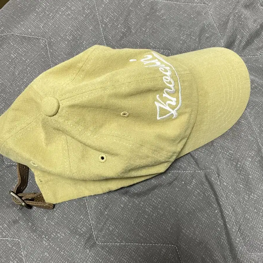 오가프 KNOCKIN LOGO B.B CAP BEIGE