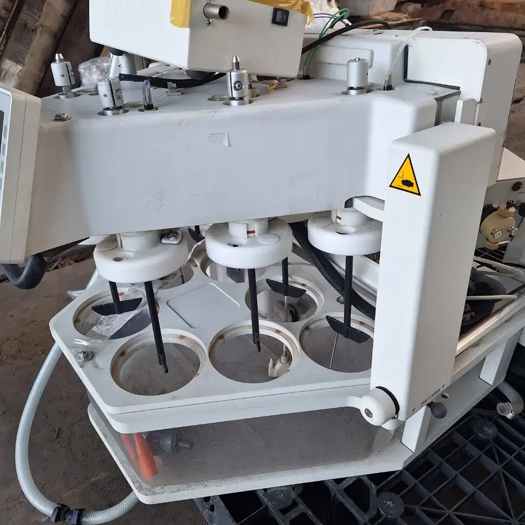 Varian-VanKel VK 7020 Dissolution System