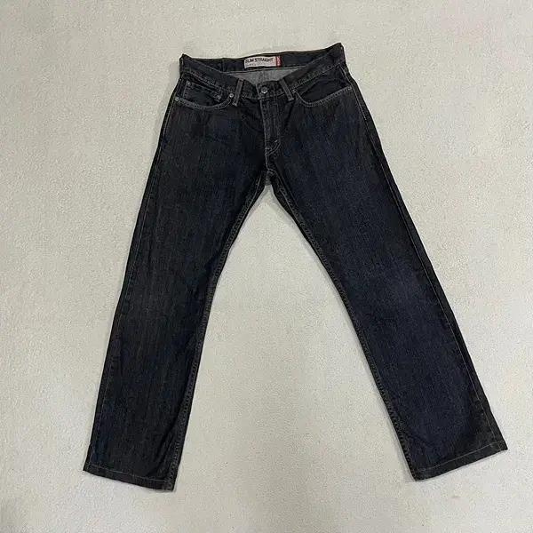 31 Levi's 514 Denim Jeans B.2473