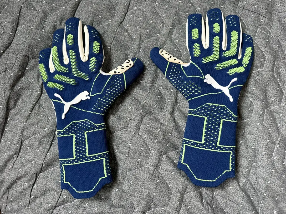 Puma Future Ultimate Negative Gear Up Pack Goalkeeper Glove No. 8