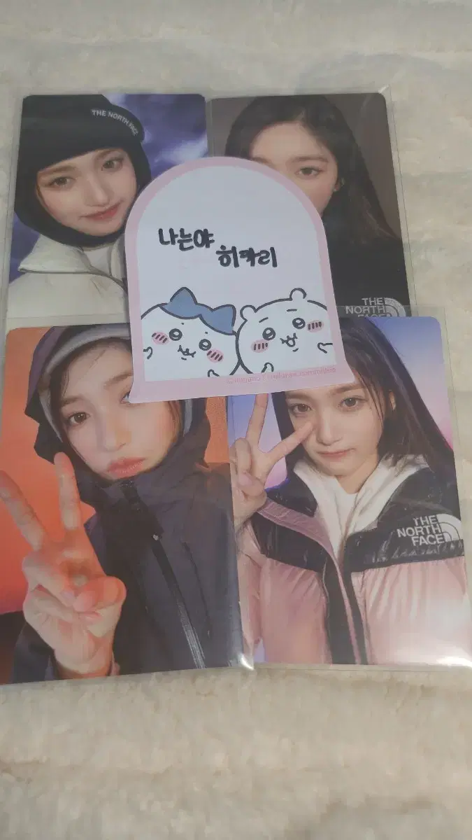 Leeseo The North Face advertisementSell photocard set