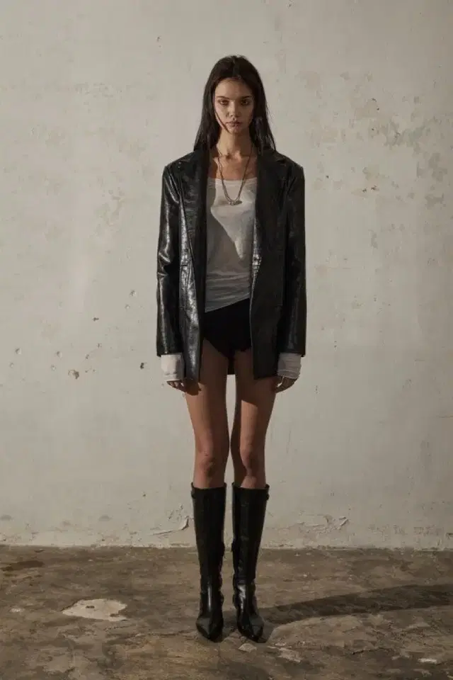 보헤미안서울 OVERSIZED LEATHER BLAZER