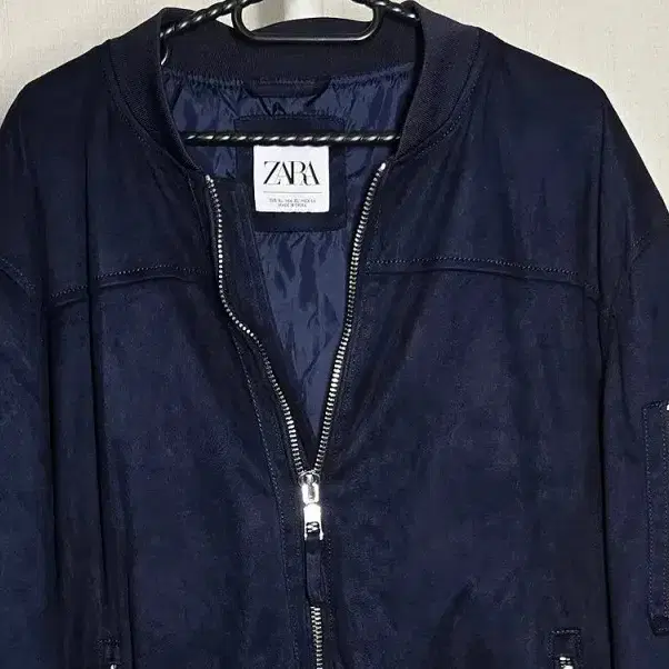 <b>ZARA</b><br>MEN<br>XL<br>45000