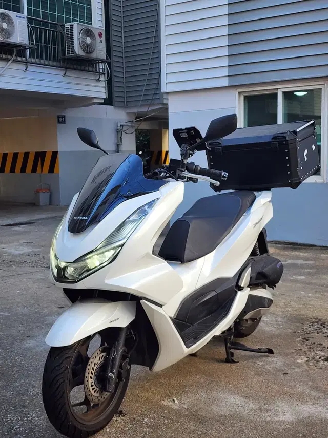 21년식 PCX125 ABS 1만9천 배달세팅 팝니다