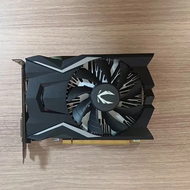 ZOTAC GTX1650 4GB팝니다