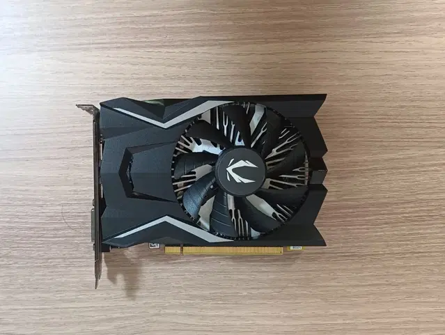 ZOTAC GTX1650 4GB팝니다