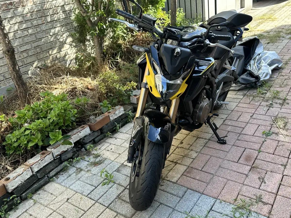 혼다 cb500f 옐로우 노란색 2022년식 4674km 판매합니다