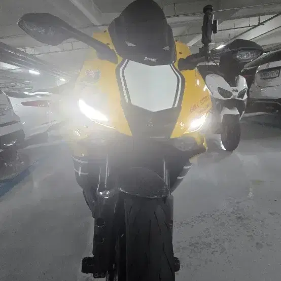 yzf r6 판매합니다 20년식 할리대차 (키로수 24,@@@km)