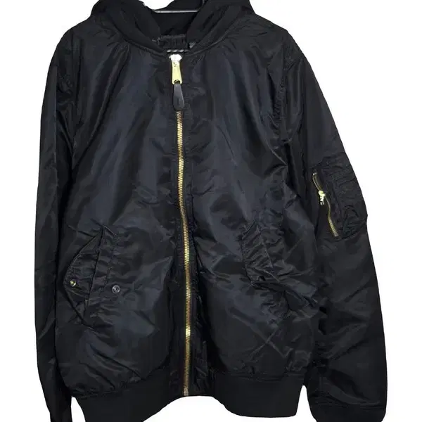 <b>ALPHA INDUSTRIES</b><br>MEN<br>XL<br>