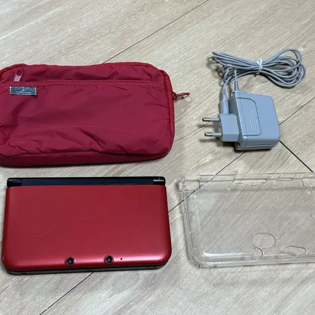 닌텐도 3DS XL 큰다수 정발 레드 본체/충전기/파우치/동물의 숲