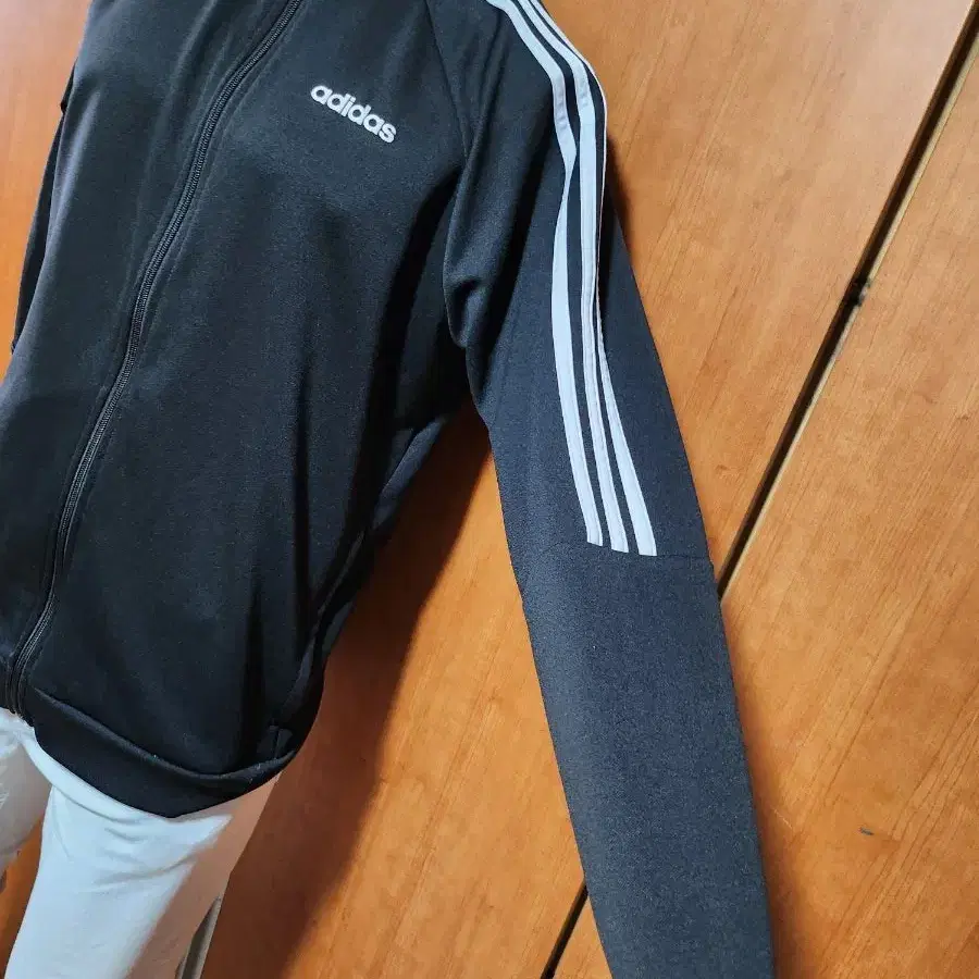 ADIDAS아디다스트레이닝상의2XL 입니다만약95에서100정도