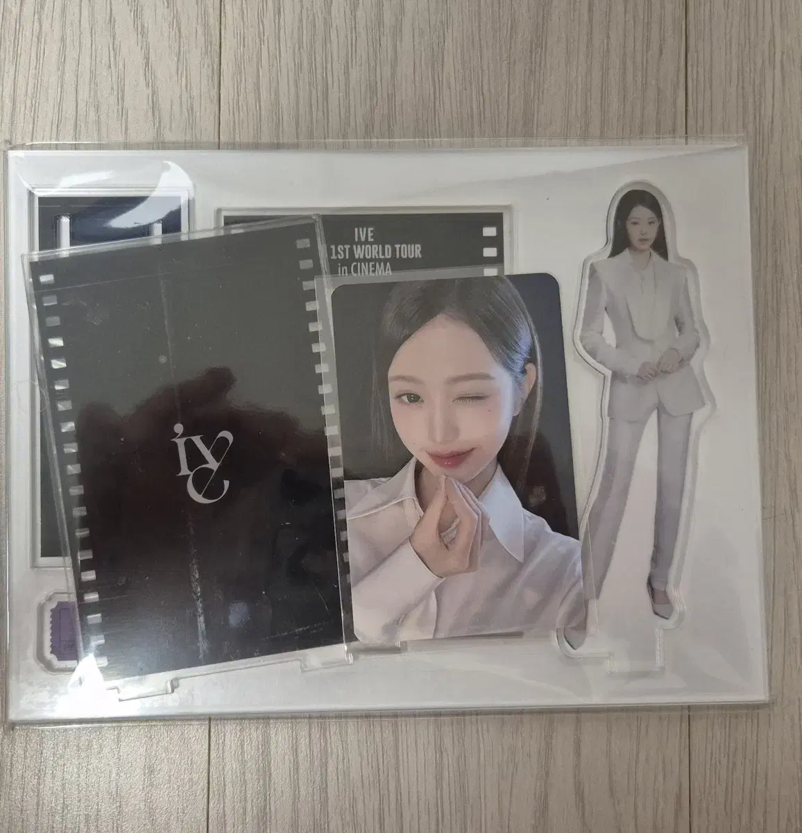 ive pop up acrylic stand wonyoung