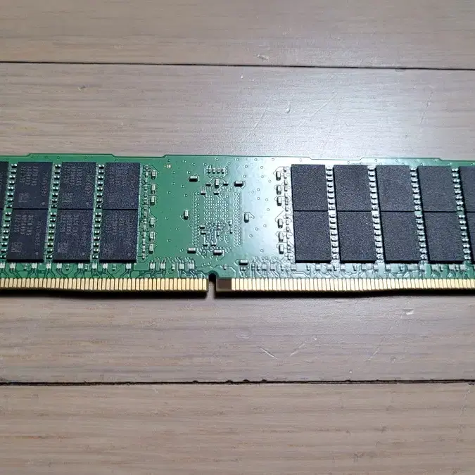 삼성 DDR4 32GB PC-4 2400T ECC 서버램