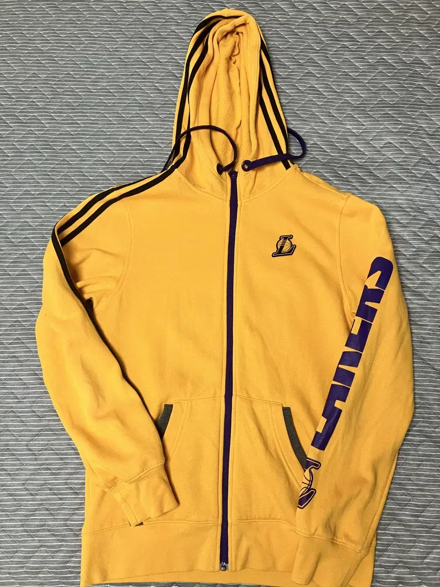 LA Lakers Hooded Zip-Up (size: L 100)