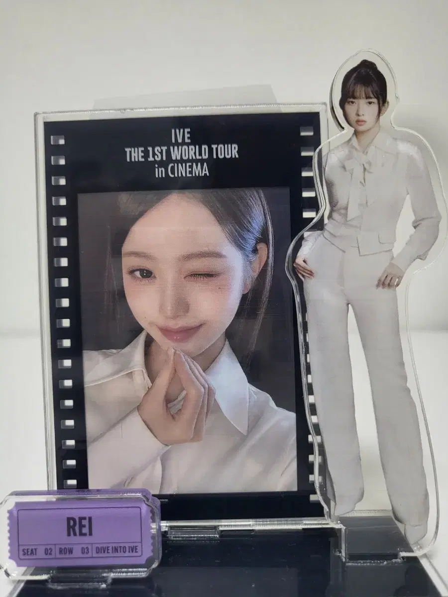 ive popup store acrylic stand wonyoung photocard