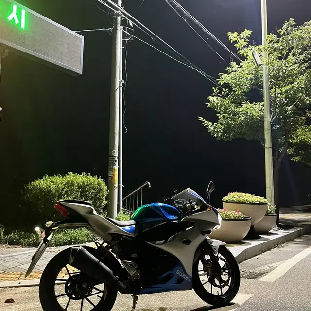 스즈키 gsxr-125 21년식 상태 최상