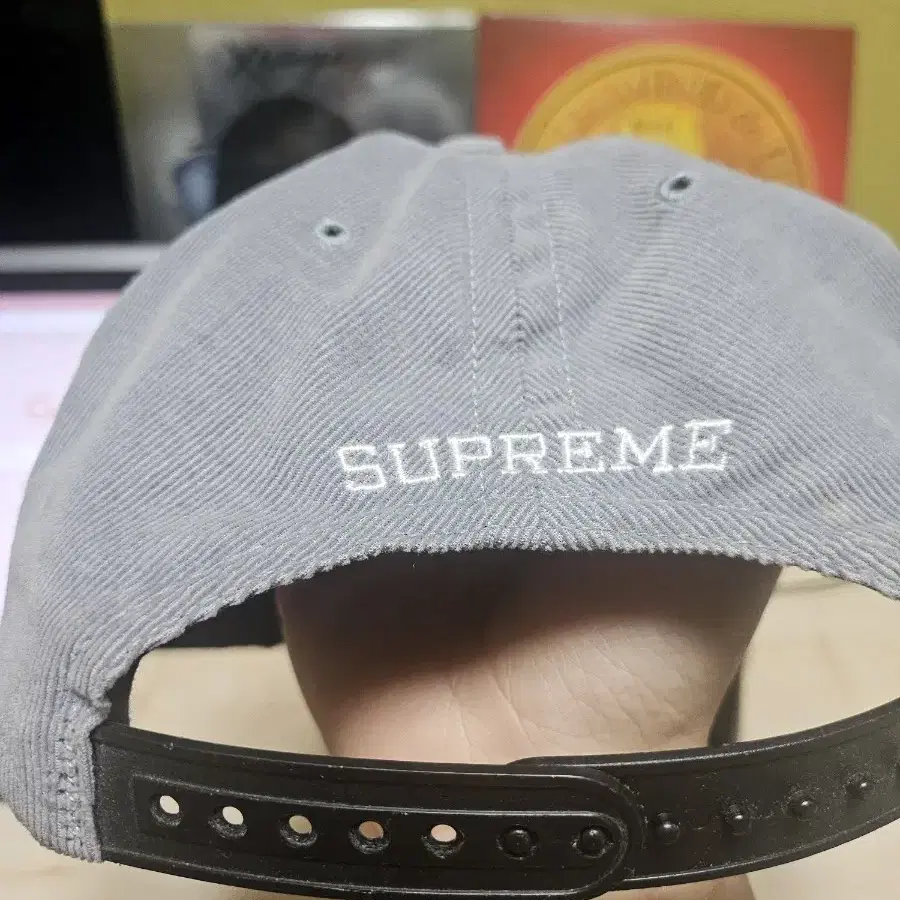 supreme champion 콜라보 스냅백