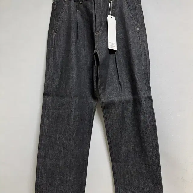 [4] 디미트리블랙 와이드핏 원턱 Selvedge 데님 블랙