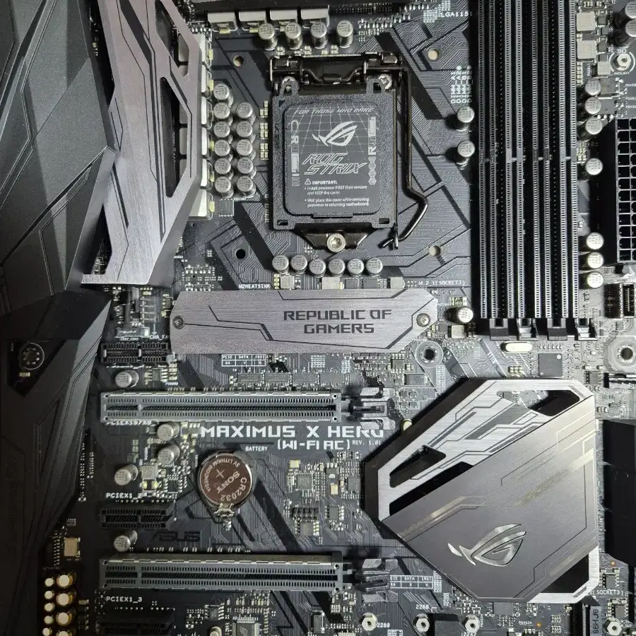 ASUS Z370 막시무스 히어로 보드 팝니다(박스 안테나 구성품O)