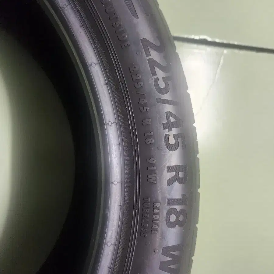 콘티넨탈타이어225/45 R 18 w