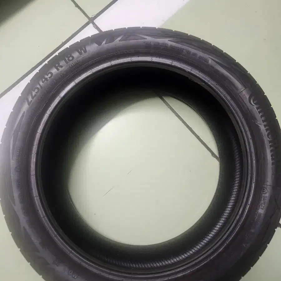 콘티넨탈타이어225/45 R 18 w