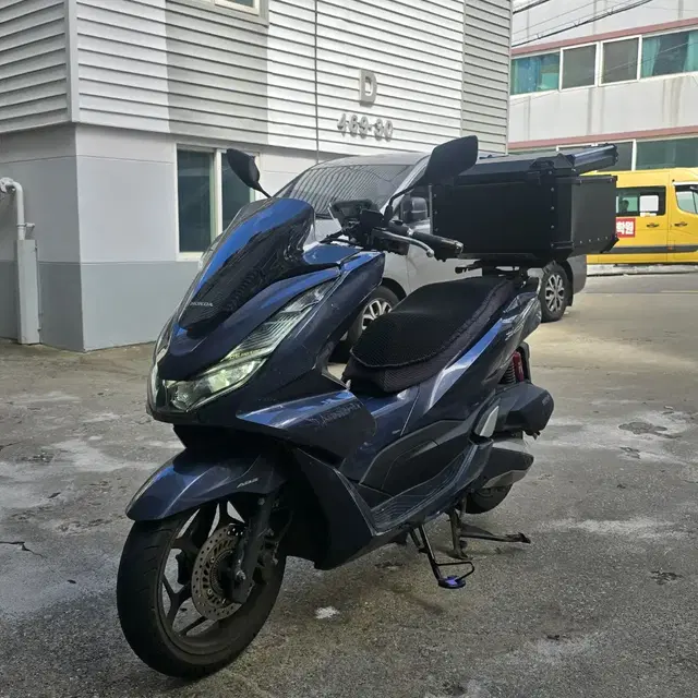 21년식 PCX125 ABS 배달세팅 팝니다.