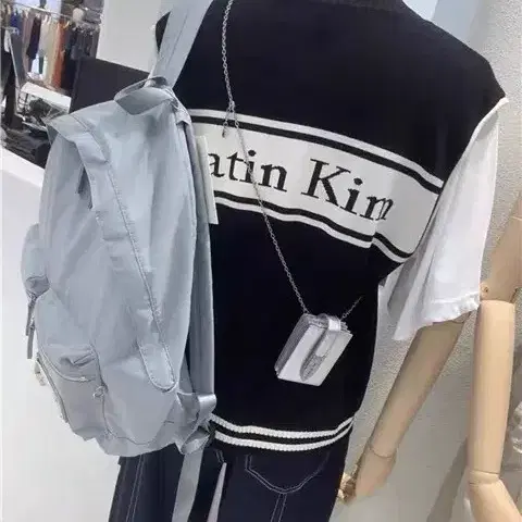 M.ATIN KI.M 하이넥 니트 베스트