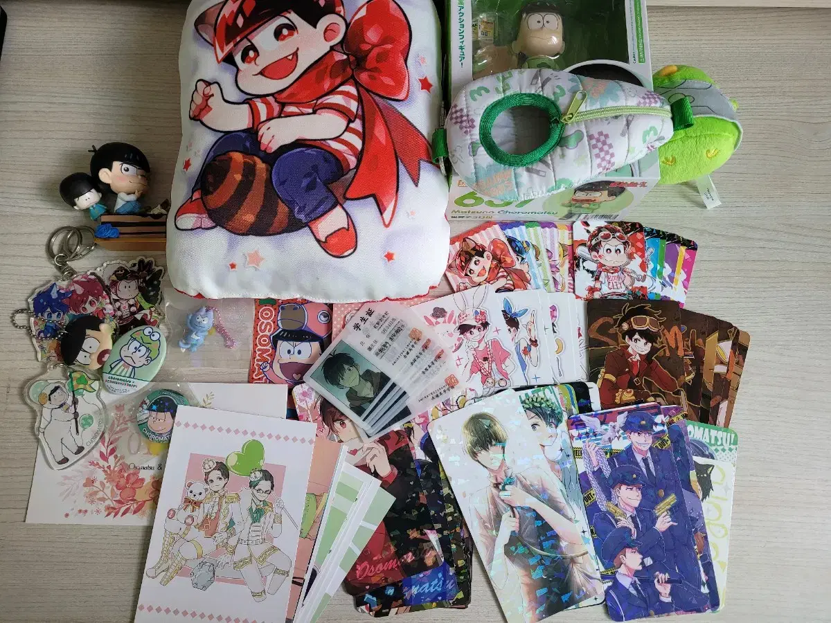 Osomatsu Prize Goods bulk Student ID Card Kard Tech Can Badge acrylic Footsticks, etc.