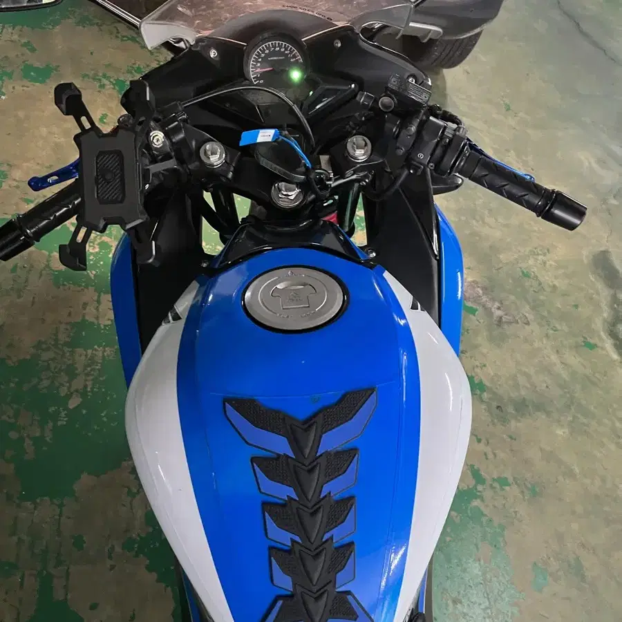 Cbr125 미놀타카울