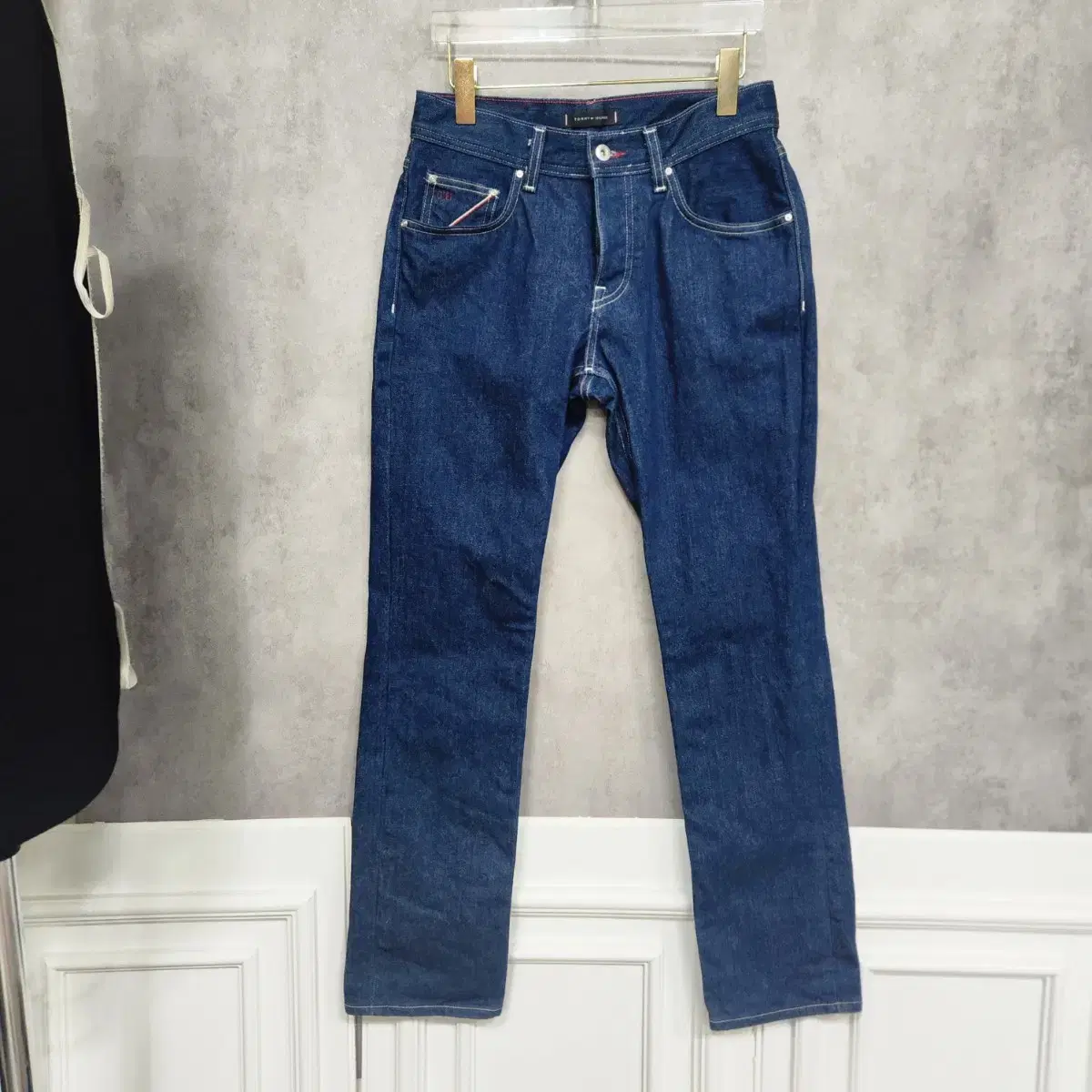 28) Tommy Hilfiger Denim Jeans