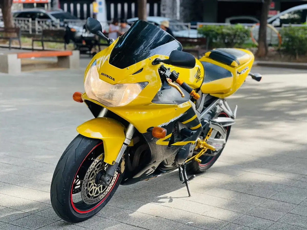 CBR929RR 01년식 6만KM 판매합니다.