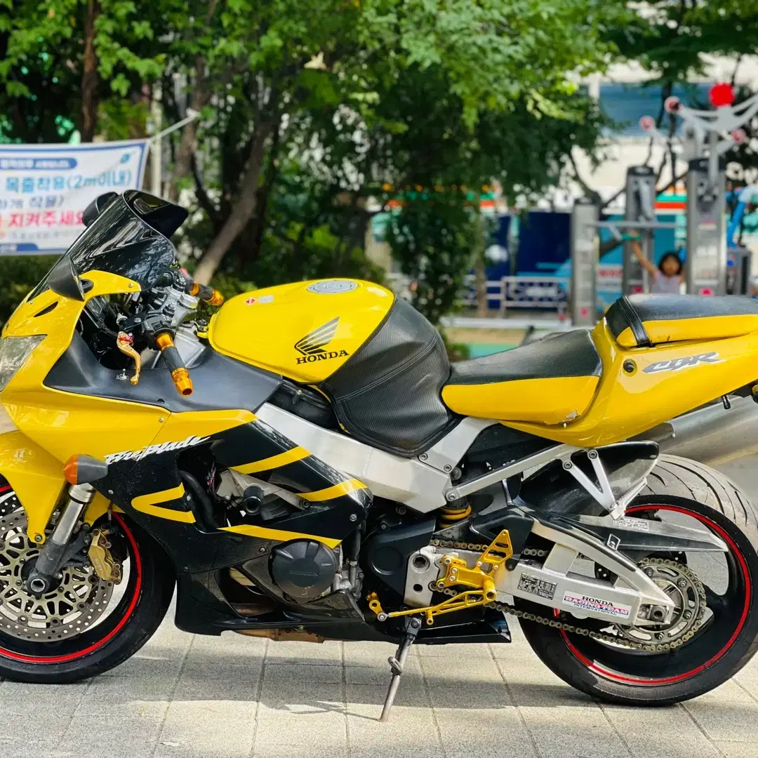 CBR929RR 01년식 6만KM 판매합니다.