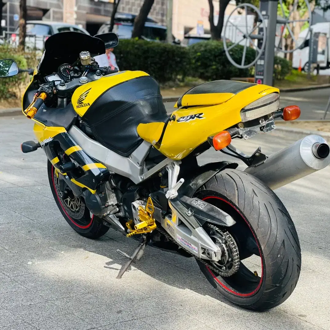 CBR929RR 01년식 6만KM 판매합니다.