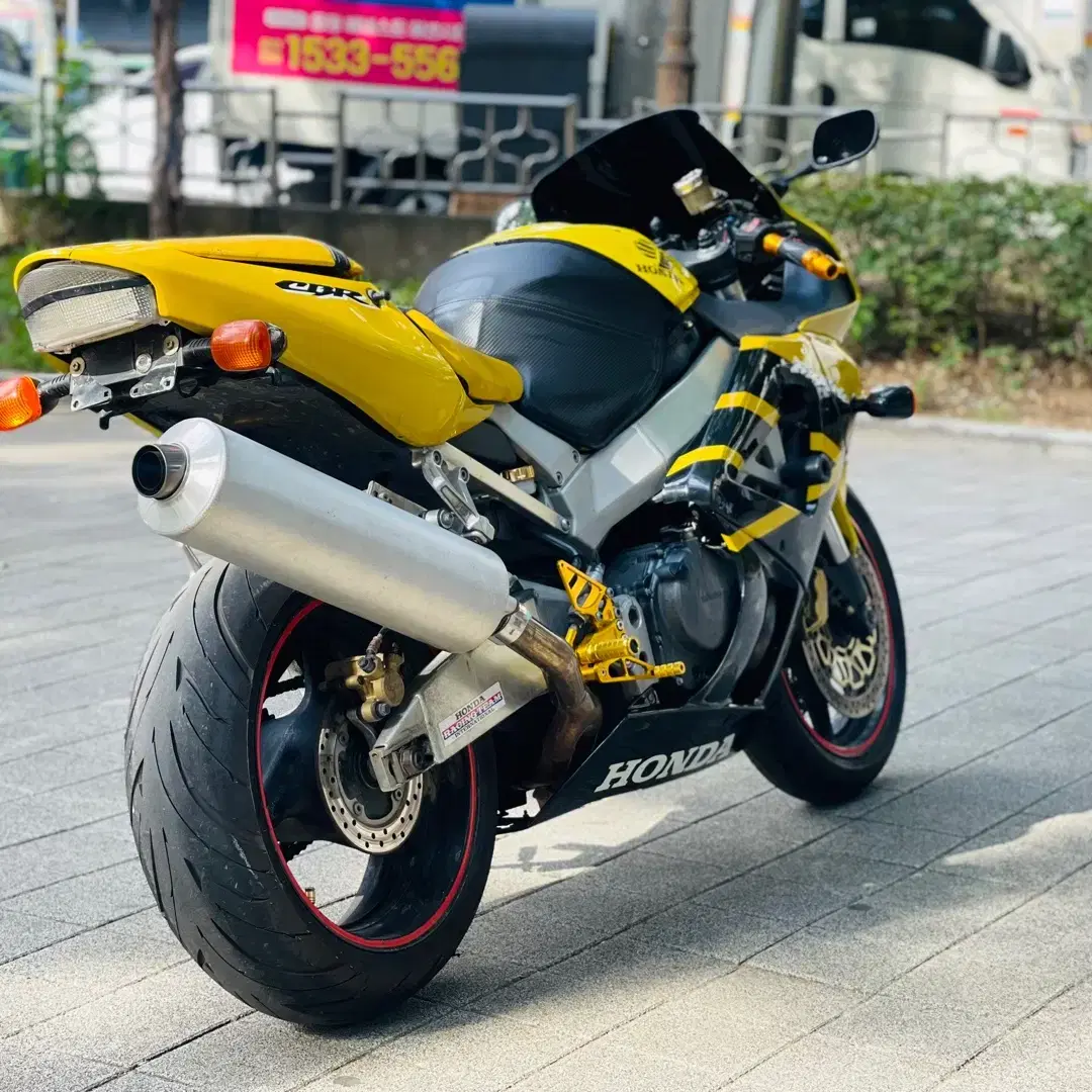 CBR929RR 01년식 6만KM 판매합니다.