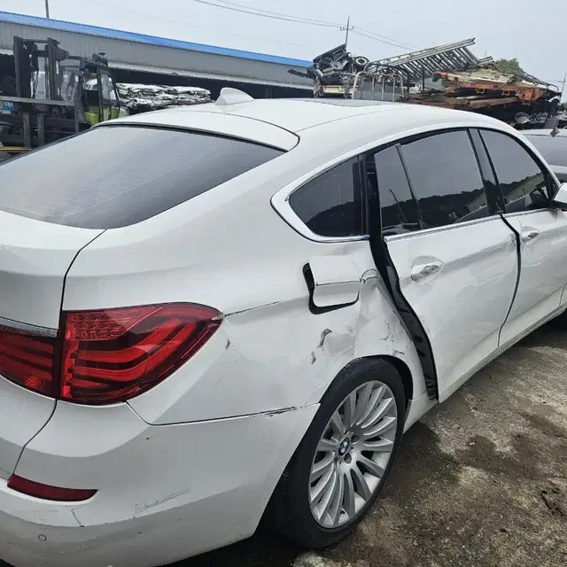 bmw gt 차량부품 판매합니다