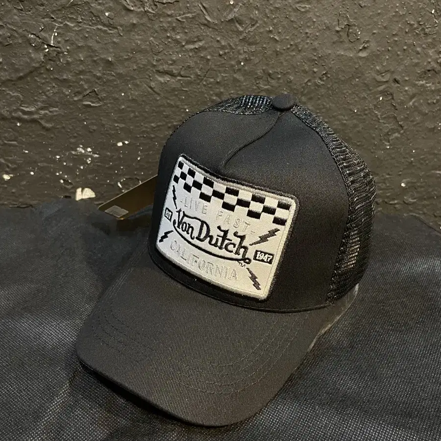 본더치 VonDutch 트러커 캡 블랙 체크보드