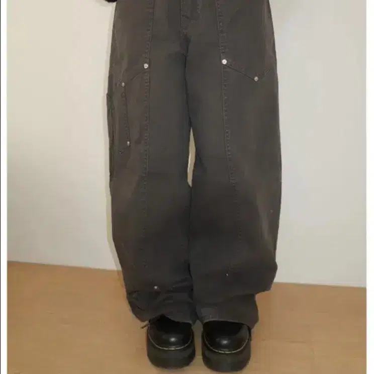 아워캐비넷 pinter stud pants