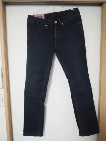 아크네 스키니 데님