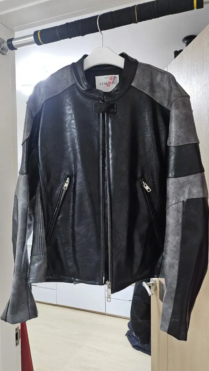 Remade Racing two-tone jacket [worn by Bo Bo-hyun]