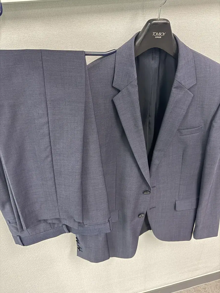 Hugo Boss Suit Setup Size 34