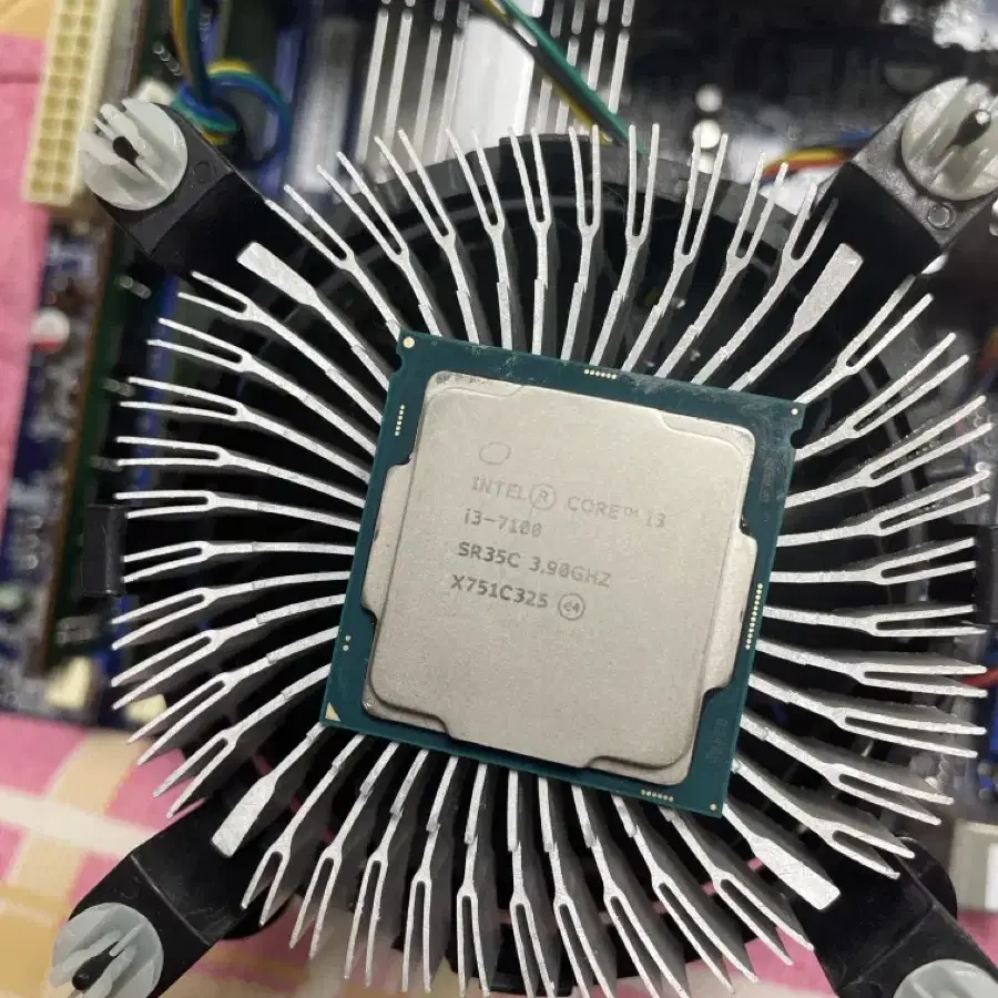 인텔 i3 7100 카비레이크 씨피유 팔아요