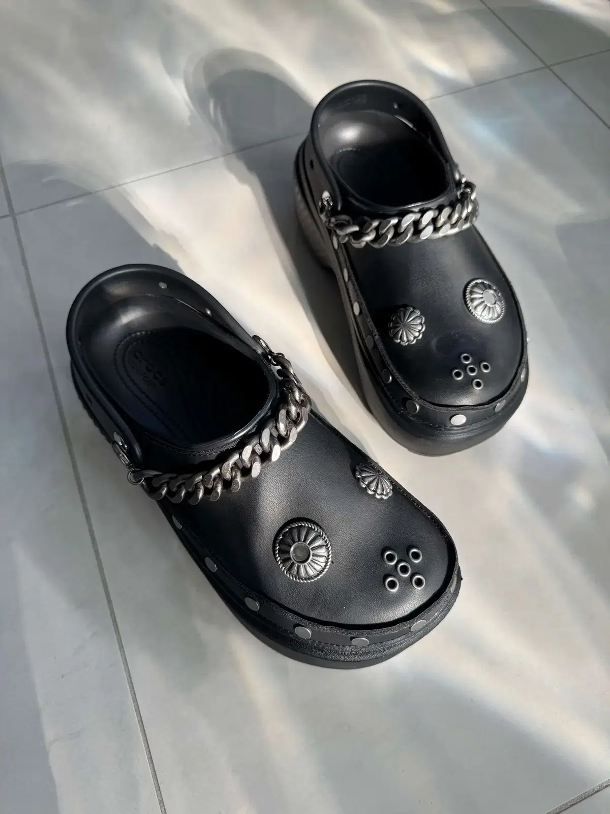 CROCS x ATMOS 크록스 STOMP