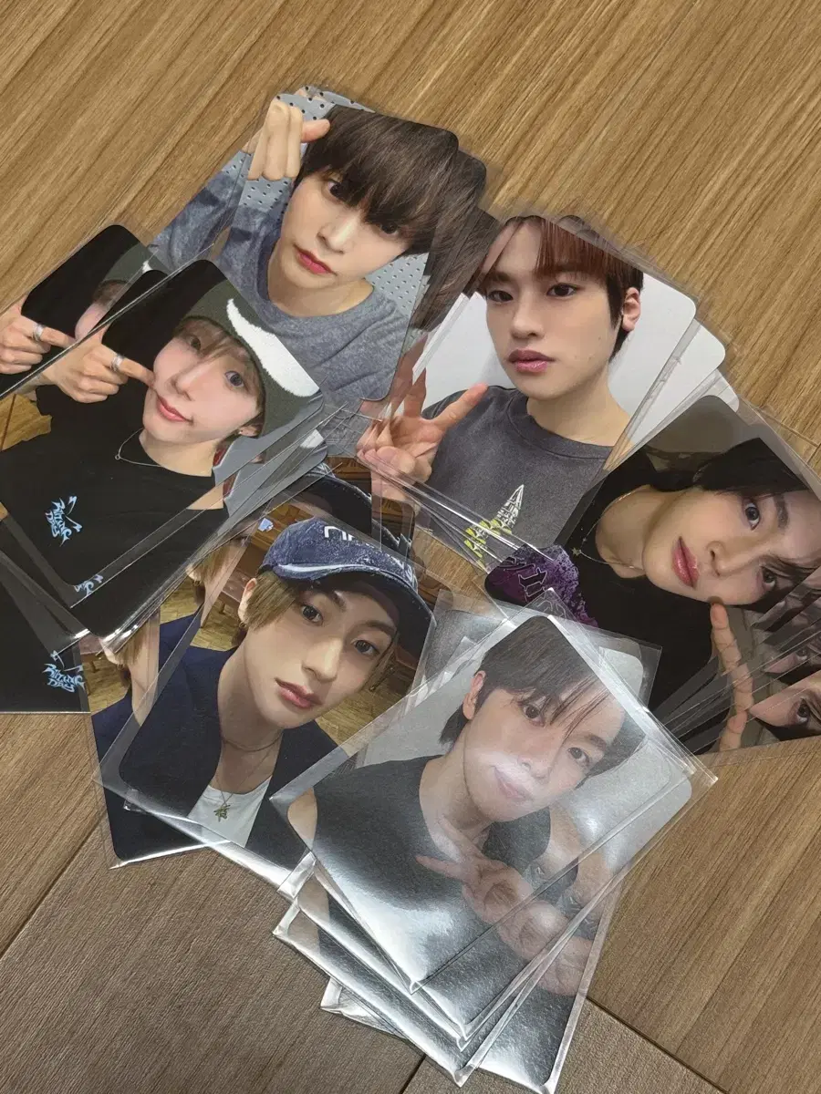 Rize with muu unreleased photocard ( eunseok out of stock )